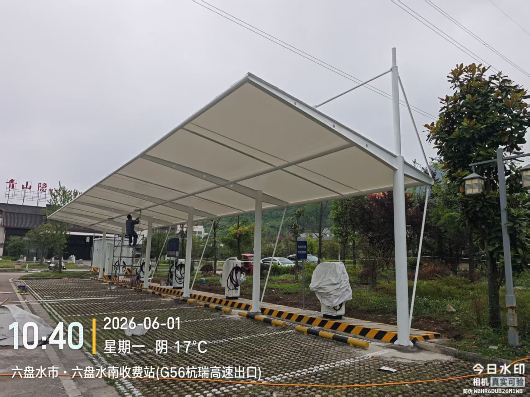 拉杆式膜结构车棚